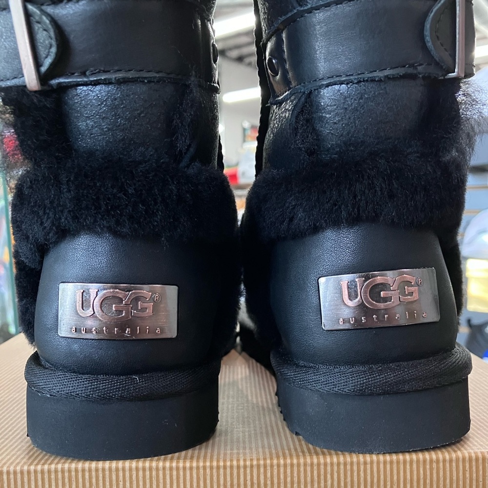 NEW UGG Skylah 1008145 Black Leather Fur Lined Boots - Picture 7 of 9